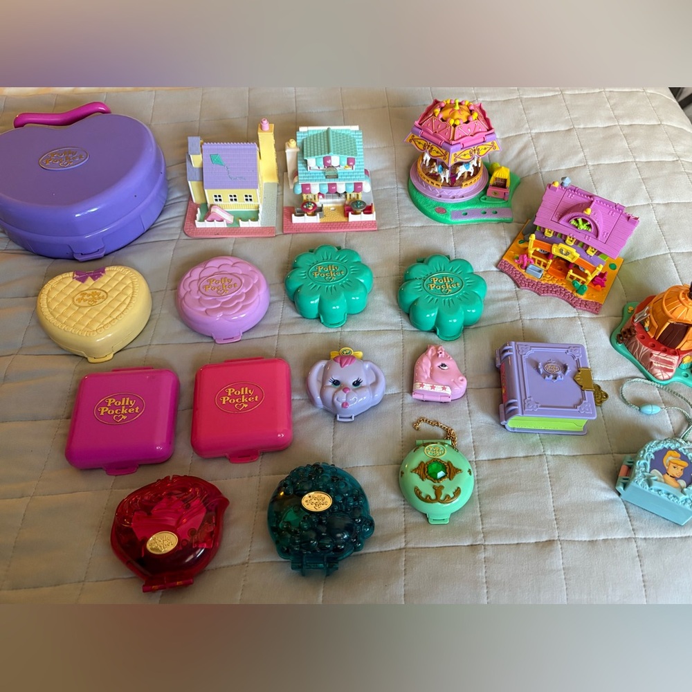 SOLD ELSEWHERE Vintage Polly Pocket Lot